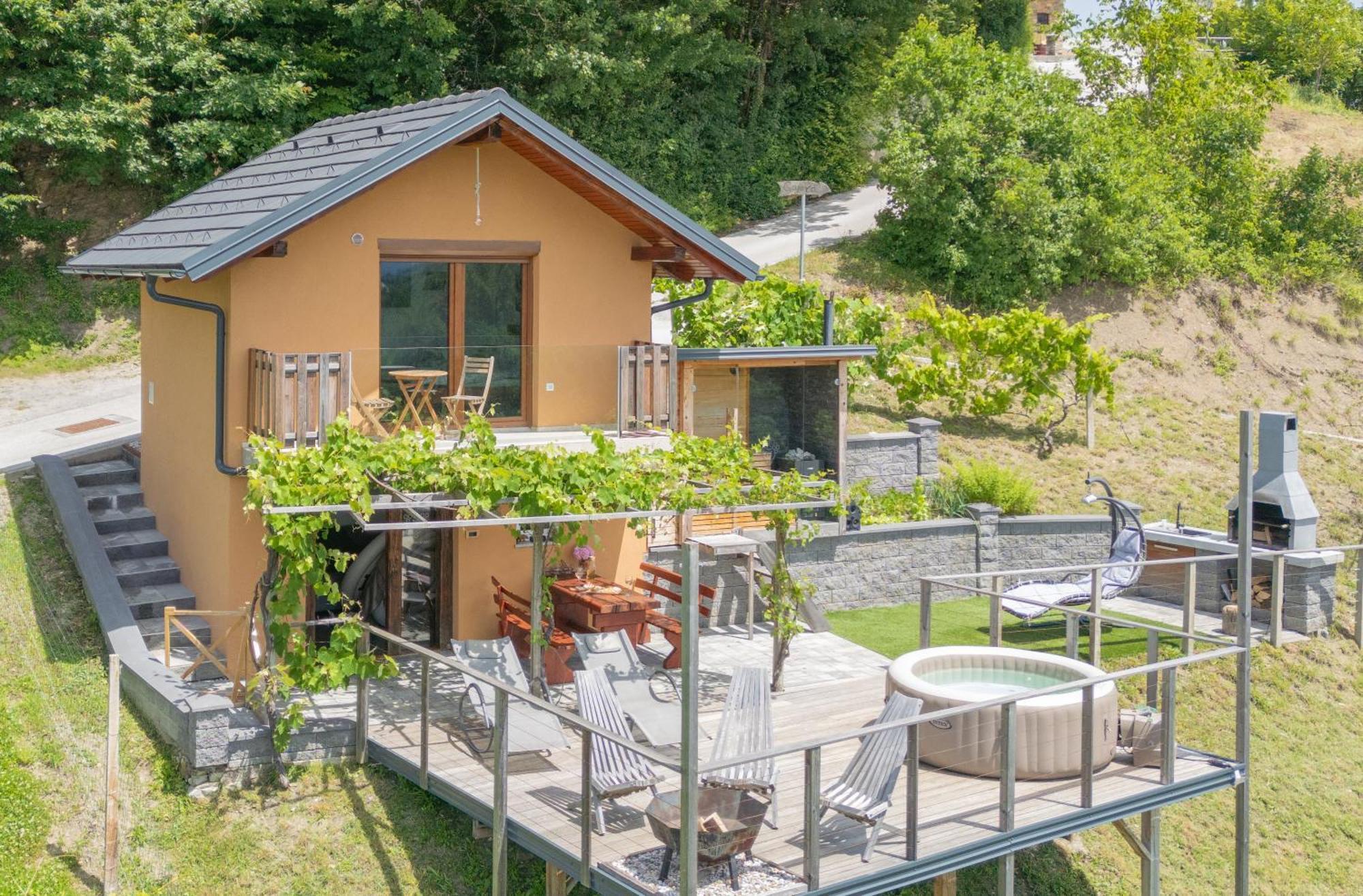 Trebnje Vineyard Cottage Soncni Gric מראה חיצוני תמונה